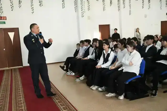 «Закон и порядок»: серию воспитательно-профилактических мероприятий проводят в столичной школе (6)