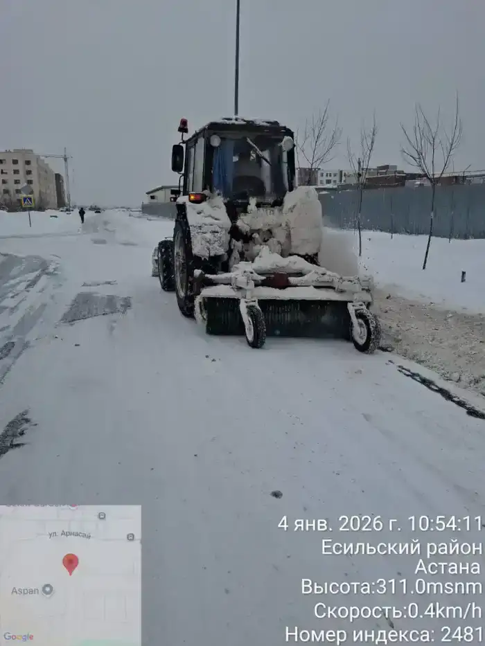 Более 3000 дорожных рабочих и свыше 1600 единиц спецтехники задействованы в снегоуборочных работах в Астане (9)