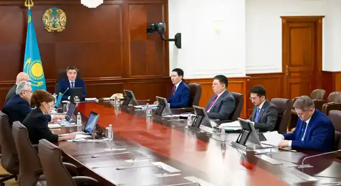 Премьер-министр поручил Минсельхозу разработать меры поддержки животноводства за неделю