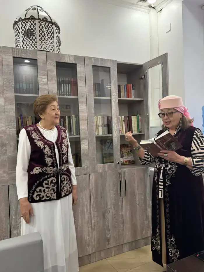 В Астане пенсионеры провели необычный челлендж, посвященный наследию Мукагали (4)