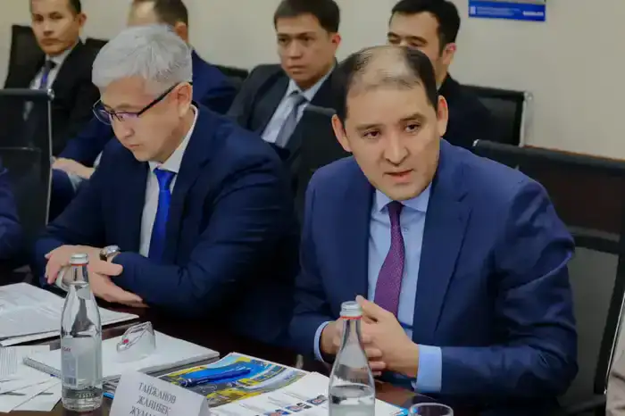 Депутаты Сената посетили завод по производству пассажирских вагонов в Астане