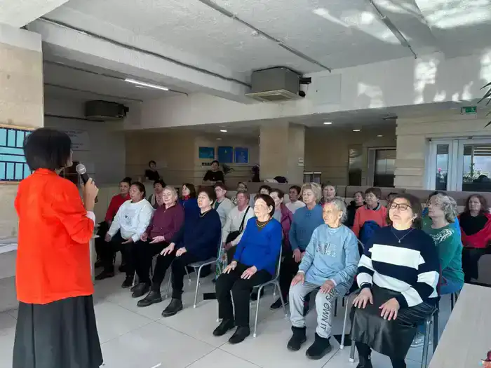 Музыкально-поэтический вечер «Снова душа поёт» прошёл в Центре активного долголетия Алматы (2)