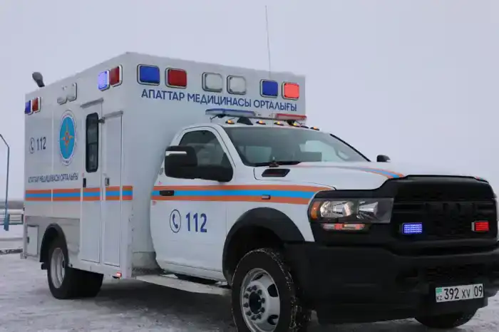МЧС РК усиливает трассово-медико-спасательную службу новым реанимобилем (2)