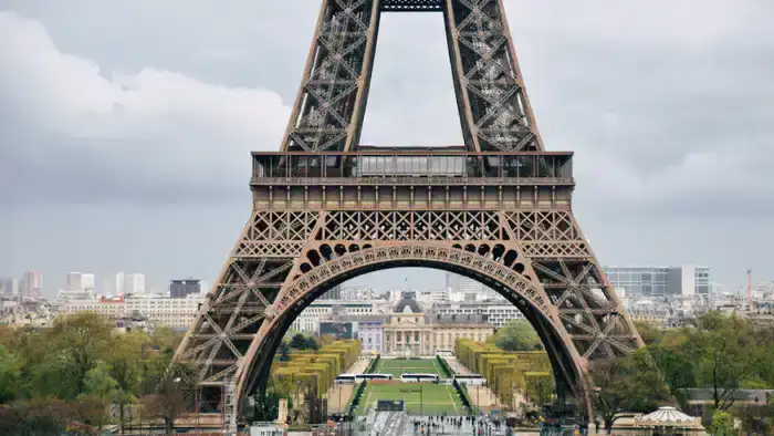 Франция и Казахстан ведут переговоры об упрощении визового режима для казахстанцев