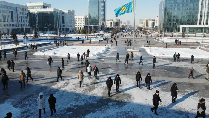 Отношение казахстанцев к конституционной реформе и значимые события января 2026 года