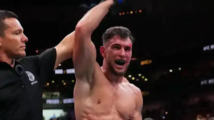 Николай Веретенников из Казахстана встретится с бразильцем Хосе Энрике на UFC Fight Night 266