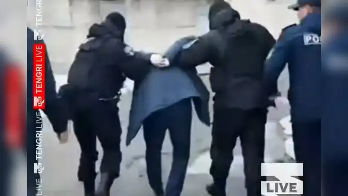 Брат 21-летней Нурай, погибшей от ножевых ранений в Шымкенте, сделал эмоциональное заявление, в котором выразил свою боль и недоумение по поводу произошедшего. Он отметил, что не понимал слова 'нет', что может указывать на его шок и горечь от утраты.