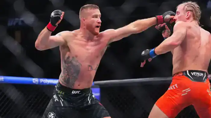 Лёгкий вес: Джастин в борьбе за временный пояс UFC