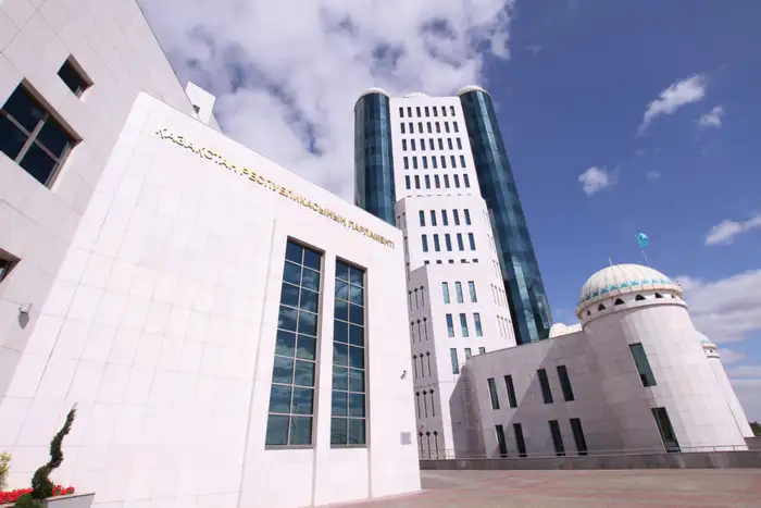 референдум Казахстан