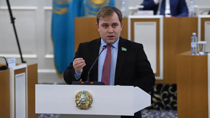 В поисках нового облика: как в кулуарах комиссии формируется Конституция будущего