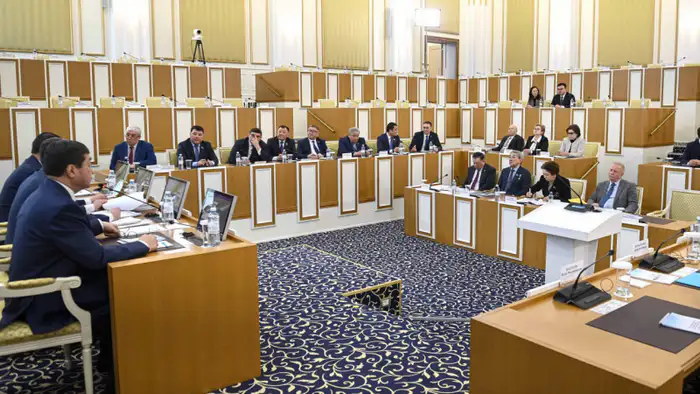 Конституционная комиссия представила сводный проект поправок, затрагивающий 84% текста Конституции, сообщает Заместитель председателя Конституционного суда Бакыт Нурмуханов.