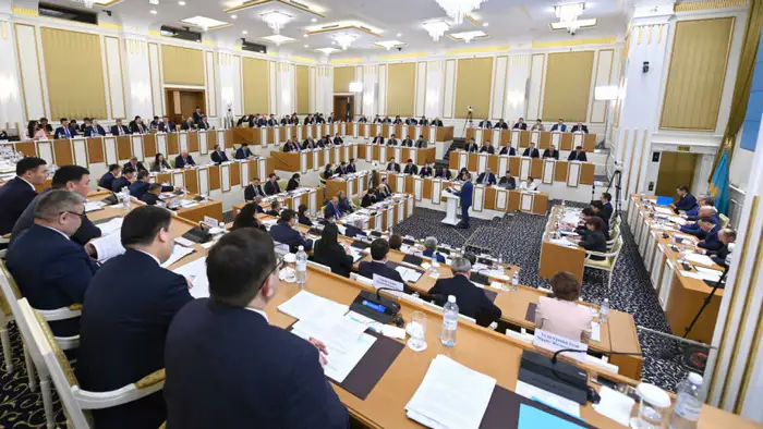 Шестое заседание Конституционной комиссии в Казахстане: важный шаг к реформам в стране