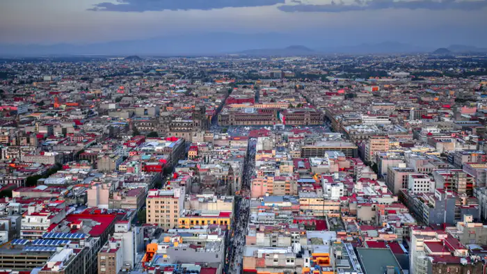 Земля встряхнула Мексику: президентский дебют нового года прерван сейсмическим ударом