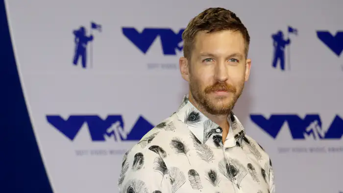 Скандал на миллионы: Calvin Harris судится с экс-партнёром. Судебный спор Calvin Harris с бывшим менеджером Томасом Сент-Джоном вызвал бурное обсуждение в соцсетях.