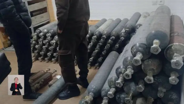 Склад с баллонами закиси азота 'веселящий газ' найден в ночном клубе Шымкента