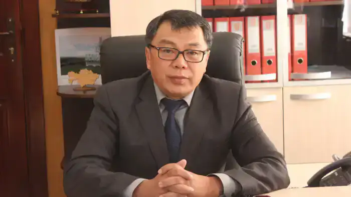 Скандал в Казахстане: экс-аким, осуждённый за взятку, стал почётным гражданином области Абай