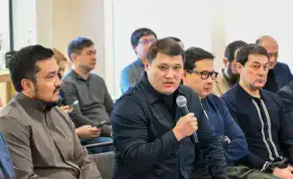 Аким Алматы Дархан Сатыбалды встретился с бизнес-сообществом в визит-центре ущелья Аюсай