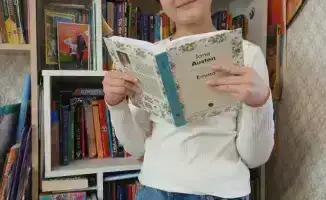 Алтынай Утеубаева: 11-летняя библиотечная фея, покорившая 853 книги на четырех языках