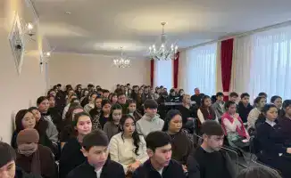 Капли в океане перемен: молодежь Уральска строит 'Таза Қазақстан'