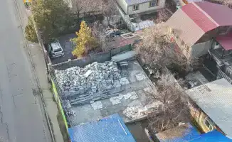 В Алматы демонтаж незаконного строения подчеркивает важность соблюдения правовых норм