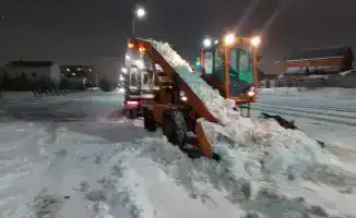 Астана mobilизует 1,6 тысячи единиц спецтехники для борьбы с последствиями снегопада