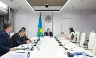 Обсуждение государственной поддержки жилья и лизинга автобусов на приёме граждан у Министра промышленности и строительства РК
