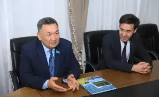 Асхат Шахаров обсудил развитие региона с депутатами