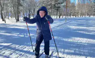 В Астане пенсионеры занимаются лыжным спортом и зимним плаванием