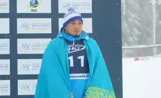 Ербол Хамитов приносит бронзовую медаль Казахстану на этапе Кубка мира по пара биатлону в Германии