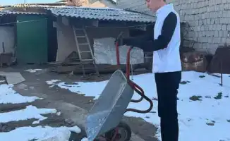 В Туркестане волонтеры с любовью очищают мир и сердца одиноких пожилых людей в рамках программы "Таза Қазақстан"