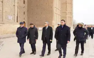 Посещение мавзолея Ходжи Ахмеда Ясауи министрами водного хозяйства Узбекистана и Казахстана