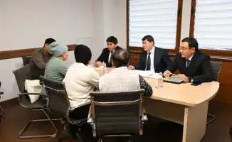 Алмасхан Сматлаев провел личный прием граждан и обсудил важные вопросы жилищно-коммунального хозяйства