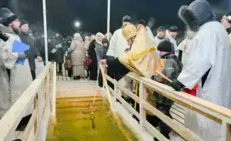 Традиционные крещенские купания в Астане: объединение сообщества в праздновании