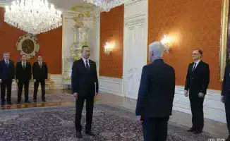 Посол Казахстана вручил верительные грамоты Президенту Чехии