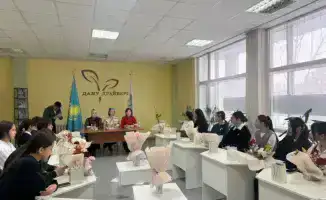 Астана: студенты создают парфюм с эфирными маслами