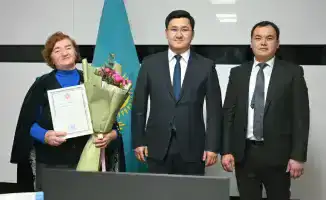 Жительница Жетысая 40 лет убирает улицы бесплатно