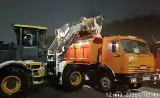 Снегопад в Астане: усилия дорожных рабочих и спецтехники для поддержания безопасности на улицах