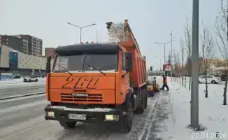 Астана: коммунальные службы вывезли свыше 23 тысяч кубометров снега за ночь