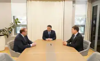 Нуралхан Кушеров провёл встречу с депутатами Сената и Мәжилиса Парламента Казахстана, обсуждая достижения в газификации и инвестициях для Туркестанской области.