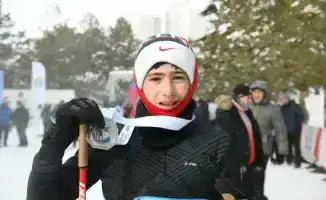 Снежные сражения: Астана собрала более 500 спортсменов на лыжных гонках и зимних состязаниях