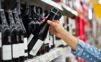 Замминистра МВД Игорь Лепёха высказался о запрете продажи алкоголя в супермаркетах, подчеркнув, что ведомство поддерживает инициативу, направленную на снижение потребления алкоголя среди населения.