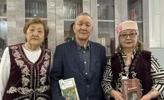 В Астане пенсионеры отмечают 95-летие Мукагали Макатаева через литературный челлендж