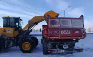 Коммунальные службы Астаны активно очищают город от снега с помощью 2 тысяч единиц спецтехники