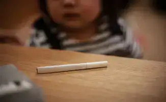 В Казахстане разъяснили информацию о штрафах за курение и распитие алкоголя при детях