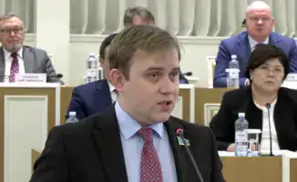 В Казахстане продолжается работа Комиссии по конституционной реформе: депутат Мажилиса Никита Шаталов разъясняет поправки, сохраняющие свободу слова и право на мирные собрания