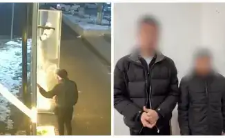 В Шымкенте вандалы атакуют смарт-туалеты: молодые люди ломают фен в общественном туалете