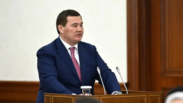 Токаев отмечает успехи акима Кызылординской области в развитии региона на заседании Национального курултая