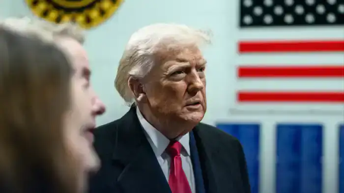 Трамп угрожает 'большими проблемами' премьеру Гренландии после отказа от продажи острова