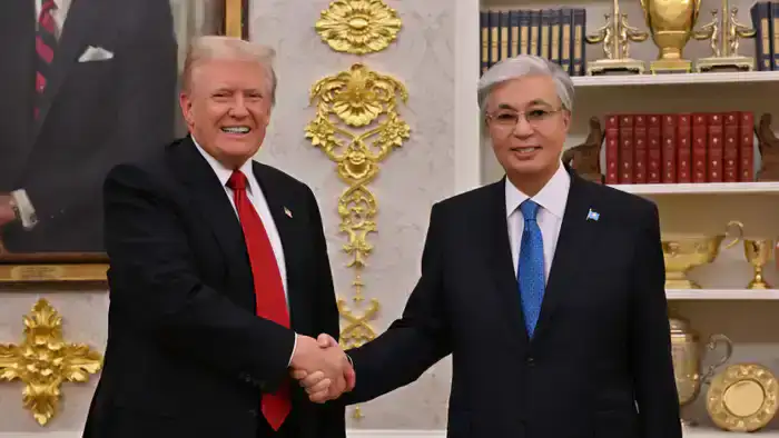 Дональд Трамп пригласил президента Казахстана Касым-Жомарта Токаева войти в состав создаваемого Совета мира по Газе. Это приглашение также подразумевает участие Казахстана в международных усилиях по мирному разрешению конфликта в регионе.