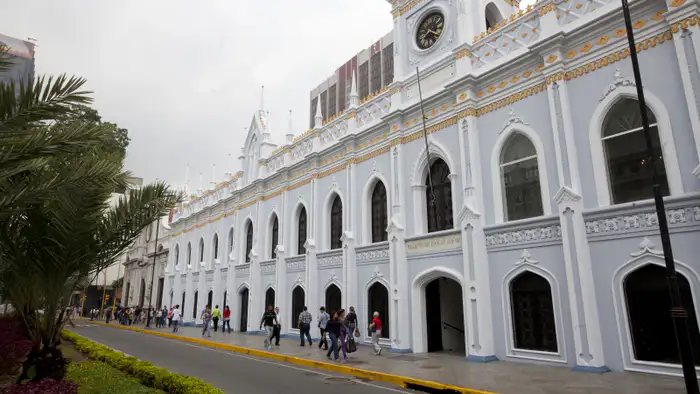 Введение военного режима в Венесуэле: последствия для нефтяной отрасли и национальной безопасности